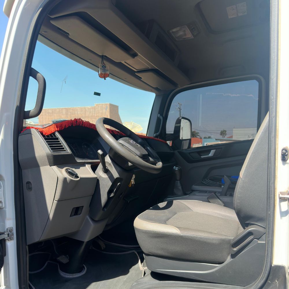 VOLKSWAGEN 11.180 4x2 2022