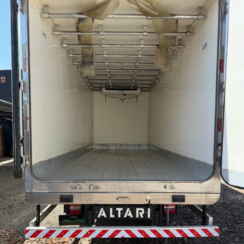 VOLKSWAGEN 11.180 4x2 2022